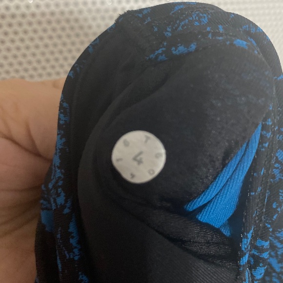 Lululemon Outrun High-Rise Crop - Picture 10 of 10